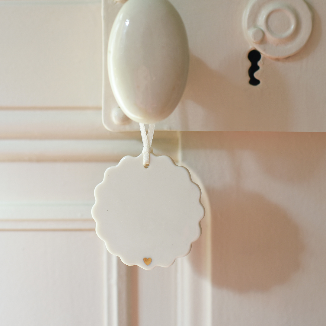 Médaillon de Noël en porcelaine BISCUIT