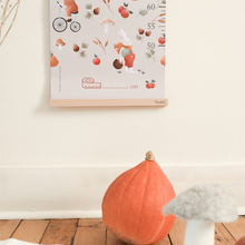 Charger l&#39;image dans la galerie, Photo d&#39;une toise avec des motifs autour de l&#39;automne : feuilles, champignons, citrouilles, pommes... Une collaboration entre Atelier Oranger et Baubels.
