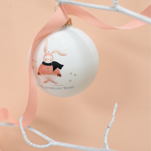 Charger l&#39;image dans la galerie, Boule de Noël personnalisée Lapin par Atelier Oranger®
