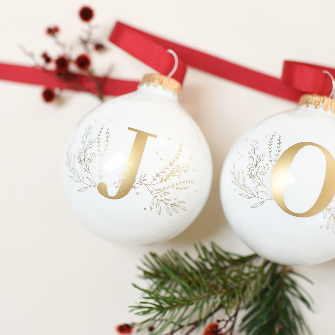 Boule de Noël personnalisée Alphabet par Sophie Rivière®