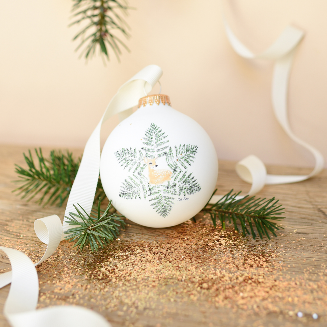 Boule de Noël personnalisée Petit Faon de Noël par Petit Berge®