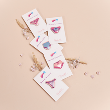 Charger l&#39;image dans la galerie, Pin&#39;s je porte la culotte Dentelle
